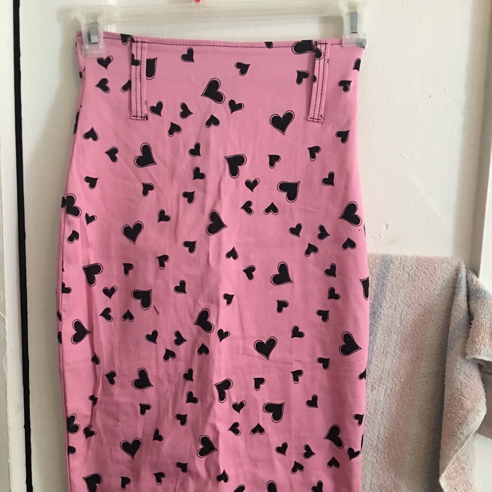 Switchblade Stiletto Pink Hearts Pencil Skirt. L